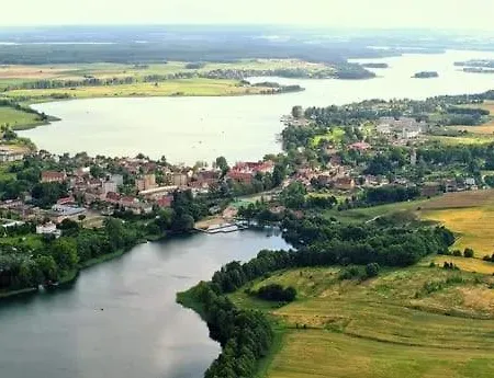 Mazury Max Nad Jeziorem W Rynie Ryn (Warmian-Masurian)